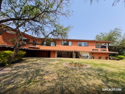 Casa, Propiedad en venta uso de suelo comercial en Jiutepec Morelos - 2766 m2