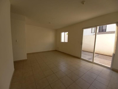 Casas en renta - 90m2 - 3 recámaras - Santiago de Querétaro - $9,000