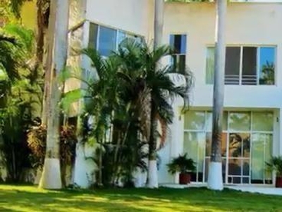 Residencia en venta en el Club de Golf La Ceiba