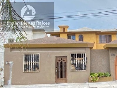 CASA VENTA CUMBRES 3ER SECTOR MONTERREY CERCA DE PASEO DE LOS LEONES Y CONQUISTADORES