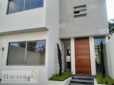 Moderna casa con Alberca en Cuernavaca