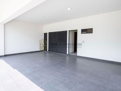 CASA EN VENTA EN CARRETERA NACIONAL MONTERREY EN SIENNA RESIDENCIAL