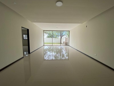 Casa en venta patio amplio el uro carretera nacional Monterrey