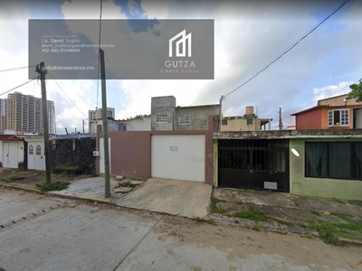 Doomos. Casa En Remate Bancario, Juventino Rosas Petroquímica Coatzacoalcos VER