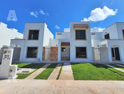 Doomos. Casa en Renta, 2 Recámaras, Gran Santa Fe Plus, Privada Benedetti, Cancún