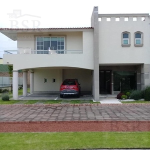 Doomos. Casa en renta en Fraccionamiento Quinta Real, San Jerónimo Chicahualco, Metepec