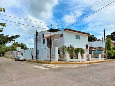 Doomos. CASA EN VENTA EN ITZIMNA A UNA CALLE DE PROLONGACIÓN DE MONTEJO