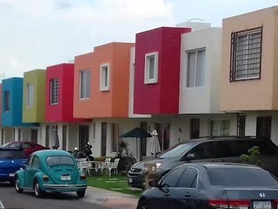 Doomos. Casa en venta por Remate Bancario en Paseo Esmeralda Morelia Michoacan OOL
