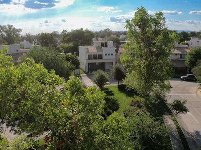 Doomos. OPORTUNIDAD - Casa amueblada en RENTA - MAYORAZGO Cortes en León, GTO