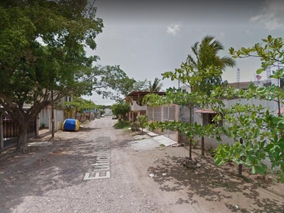 Doomos. Remate Bancario, venta de casa en Puerto Vallarta Col. Morelos