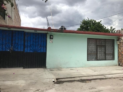 Casa en renta Calle Garzotas 13, Unidad Hab Izcalli Jardines, Ecatepec De Morelos, México, 55050, Mex