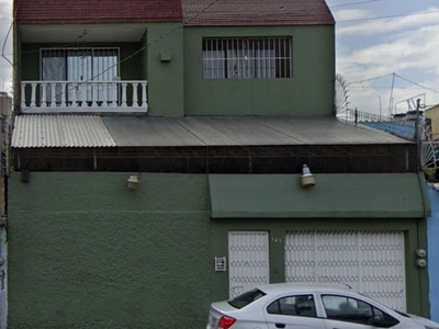 Casa en venta Av Dos Arbolitos 147, Mz 011, Benito Juárez, Nezahualcóyotl, Estado De México, México