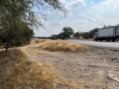 BARATO LOTE CON FRENTE CARRETERA DOLORES A SAN MIGUEL DE ALLENDE, GTO