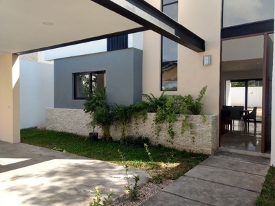 Casa con 4 RECÁMARAS en Privada Ya Ax-Beh,Conkal,Mérida,Yucatán.
