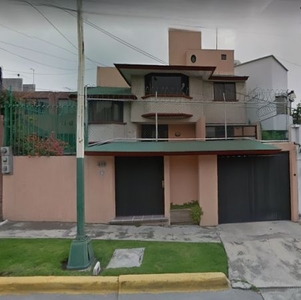 CASA EN CD. SATELITE, NAUCALPAN DE JUAREZ, EDO. MEX.