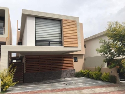 CASA EN EXCLUSIVO CONDOMINIO EN ZIBATÁ