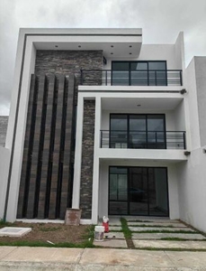 Casa en Fracc La Herradura con salón multiusos Pachuca