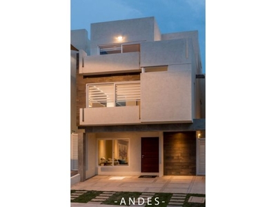 CASA EN VENTA CON ROOF GARDEN EN ZIBATA EL MARQUES QUERETARO GAA