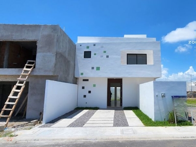 Casa en Venta con Roofgarden en el Fraccionamiento Lomas de la Rioja, Veracruz
