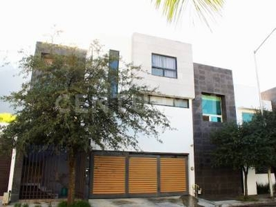 CASA EN VENTA EN COL. CUMBRES MEDITERRANEO EN MONTERREY