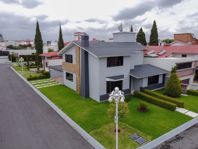 Casa en Venta en Metepec Colonia Coaxustenco Fraccionamiento Balmoral, Segura