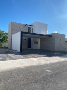 CASA EN VENTA EN RESIDENCIAL CAMPECHE HILLS