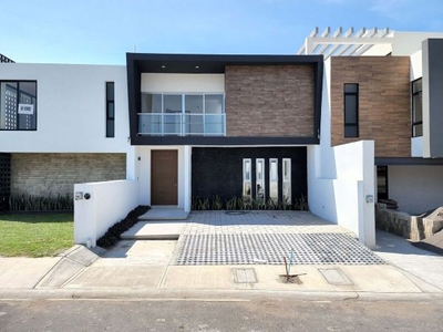 Casa en venta en Residencial Lomas de la Rioja