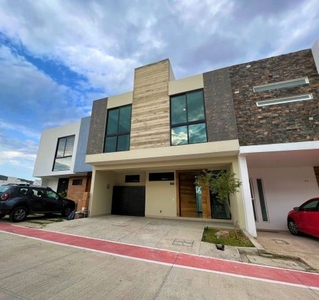 Casa en Venta en Tlajomulco de Zúñiga, Jalisco. Plaza Galerías Sur