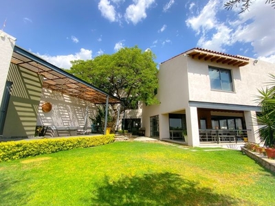 Casa en VENTA residencial en Marfil estilo mexicano contemporáneo en Guanajuato