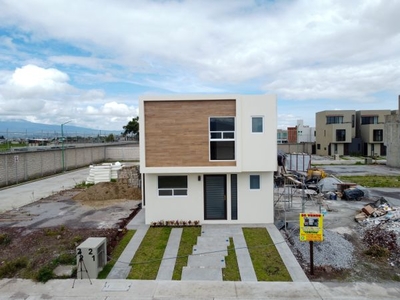 Casa Nueva en Venta dentro de Residencial en San Mateo Atenco a 40 min de Santa
