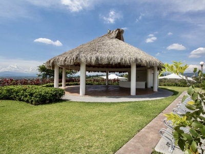 Casa para fines de semana al sur de Cuernavaca con areas verdes y alberca
