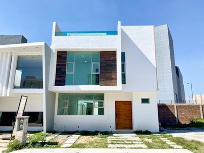 CASA PLATINUM AL SUR DE PACHUCA CERCA DE PLAZA EXPLANADA