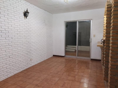 Casas en renta - 225m2 - 3 recámaras - Lomas del Valle - $30,000