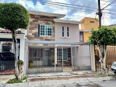 Casas en venta - 103m2 - 3 recámaras - Plaza Guadalupe - $3,290,000