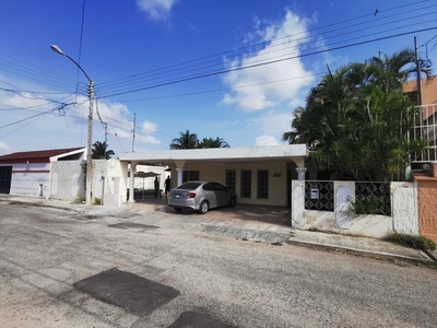 Casas en venta - 343m2 - 4 recámaras - Buenavista - $2,300,000