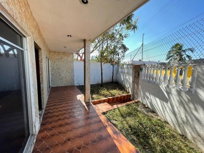 Casas en venta - 386m2 - 3 recámaras - Primero de Mayo - $3,350,000