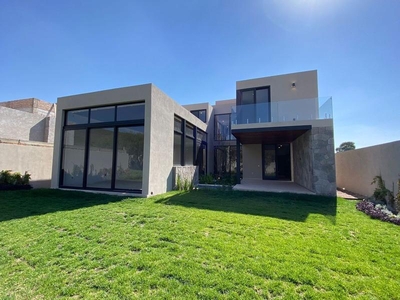 Casas en venta - 570m2 - 4 recámaras - Santiago de Querétaro - $15,850,000