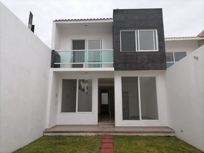 Estupenda Casa Nueva con 4 Habitaciones