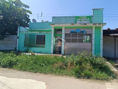 GRAN OPORTUNIDAD, HERMOSA CASA DE UN NIVEL EN POPLUAR MORENO, COATZACOALCOS,VER.