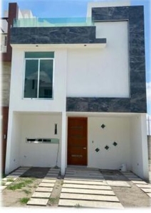 OPORTUNIDAD EN VALLE DEL SOL SALIDA ACTOPAN, EQUIPADA 3NIV. 4REC. NUEVA Y LISTA!