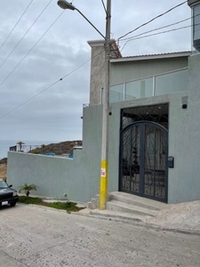 Se vende casa de 4 recámaras en Costa Hermosa, Rosarito