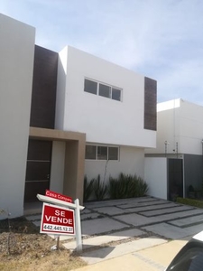 Se Vende Casa en Mallorca Residencial, Estudio o 4ta Recamara, Estudio en PB..