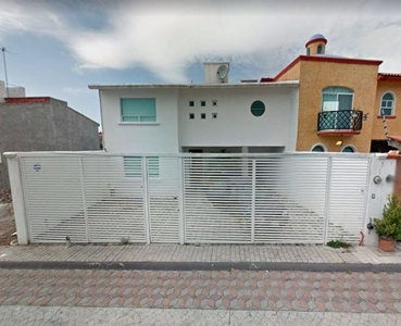 Se vende casa en Milenio III a 10 Min del Estadio Corregidora