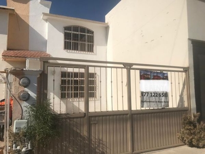 SE VENDE CASA EN RINCONADA DEL BOSQUE, RECAMARA EN PLANTA BAJA , LEON, GTO.