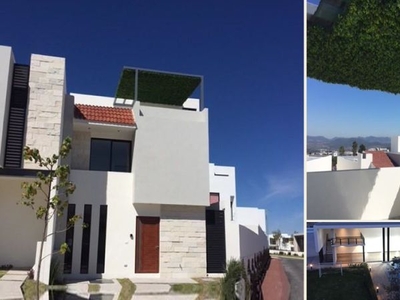 Se Vende Hermosa Casa en Zibata, 4 Habitaciones, ROOF GARDEN, Alberca..