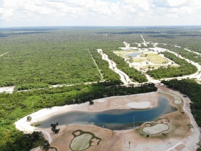 Terreno en venta, en Privada con club de golf, Mérida Yucatán.