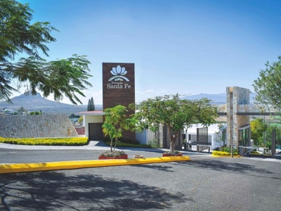 Tu terreno en la zona más exclusiva de Villas de Irapuato; Privada Santa Fe.