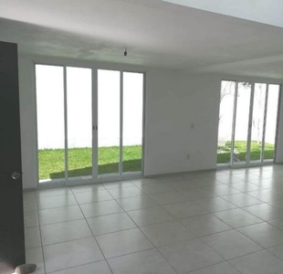 Vendo Casa en Coatepec, 4 Rec. Una en P. B. Muy Moderna en Residencial Privado