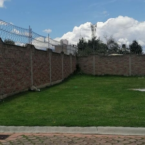 VENDO TERRENO EN PRIVADA SOBRE AV. LERMA