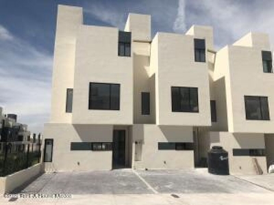 Venta de casa Adara Dante en el Mirador OFP 22-3789